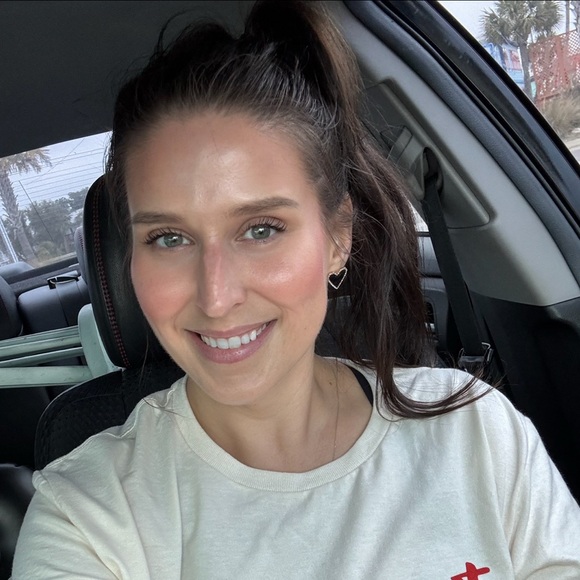 Meet your Posher, Victoria! - Picture 1 of 5